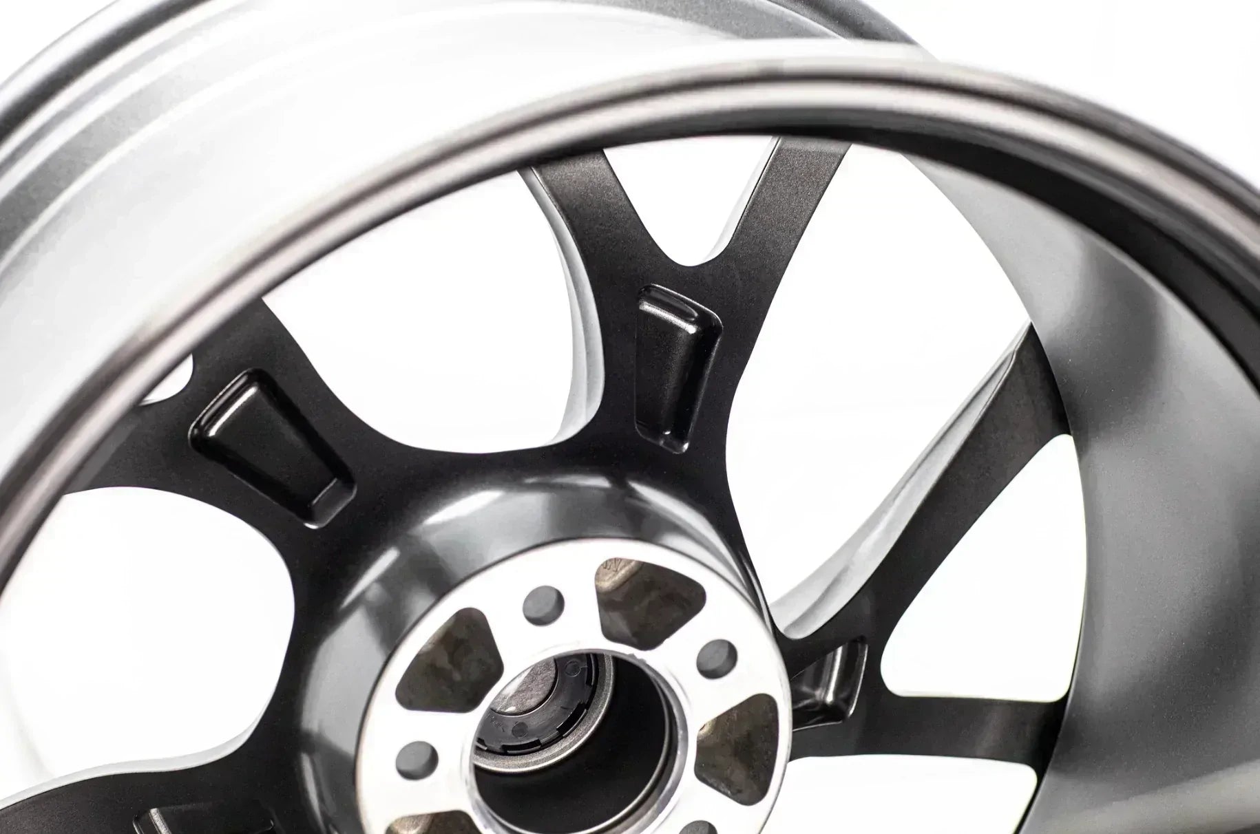 Versus Mode Forged (VMF) C-01 20x9.5 | 5x114.3 – 365 Performance Plus